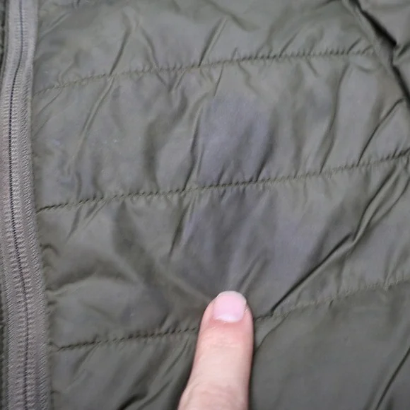 Carhartt Vest Mens Small Grn Gilliam Lightweight Water Resistant Insulated LOGO - Picture 2 of 15